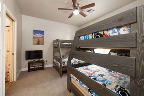3 slaapkamers, reisbedje, gratis wifi, beddengoed