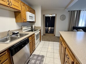 Coffee/tea maker, fridge, microwave, oven - Sports Village Resort #I7 | All Amenities Included (Saint George)