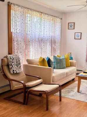 Smart TV - Guest House In Edgartown (Edgartown)