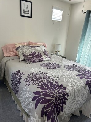 2 habitaciones, tabla de planchar con plancha, wifi y ropa de cama 