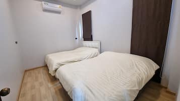 2 bedrooms, WiFi, bed sheets