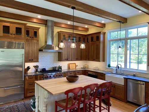 Sleeps 6, custom, gorgeous home on 180 acres, amazing views of Old Rag Mountain