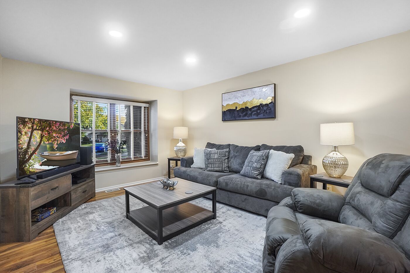 Naperville Rental - Woodview Ln