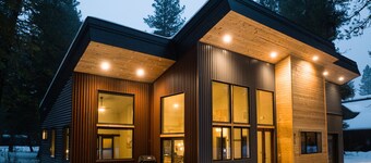 FINE PINE PLACE in town / luxury modern / wow kitchen / whole house / yes dogs!