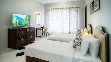 5 Schlafzimmer, Bügeleisen/Bügelbrett, kostenloses WLAN, Bettwäsche