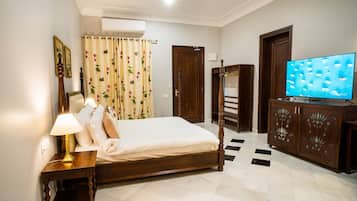 5 Schlafzimmer, Bügeleisen/Bügelbrett, kostenloses WLAN, Bettwäsche