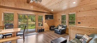 Secluded cabin with your own pond. Waterfront steps away. 30min to ski big mtn