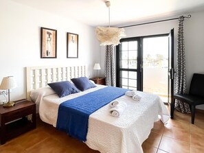 4 quartos, ferros/tábuas de passar roupa, acesso à internet