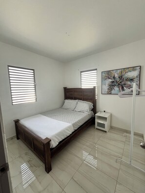 3 habitaciones, tabla de planchar con plancha y wifi gratis 