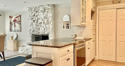 Beautiful 2BR 1BA - Atlanta's Best Location & Amenities