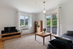 2 makuuhuonetta, silitysrauta/-lauta, ilmainen Wi-Fi, vuodevaatteet