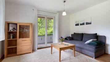 Televisión, chimenea y tenis de mesa