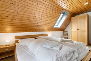 2 chambres, fer et planche à repasser, Wi-Fi gratuit, draps fournis