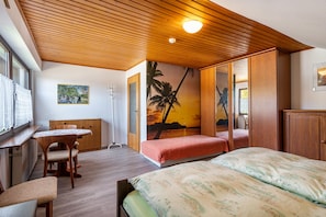 3 bedrooms, iron/ironing board, free WiFi, bed sheets - Haus Berger Ferienwohnung 2 (Wehr)