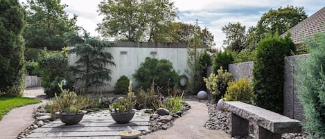 المنطقة المحيطة بالمنشأة