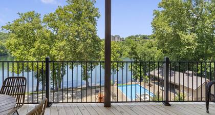 Lakefront Retreat on Lake Taneycomo, Near Branson Landing and Attractions