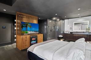 2 habitaciones, escritorio, tabla de planchar con plancha y wifi gratis 