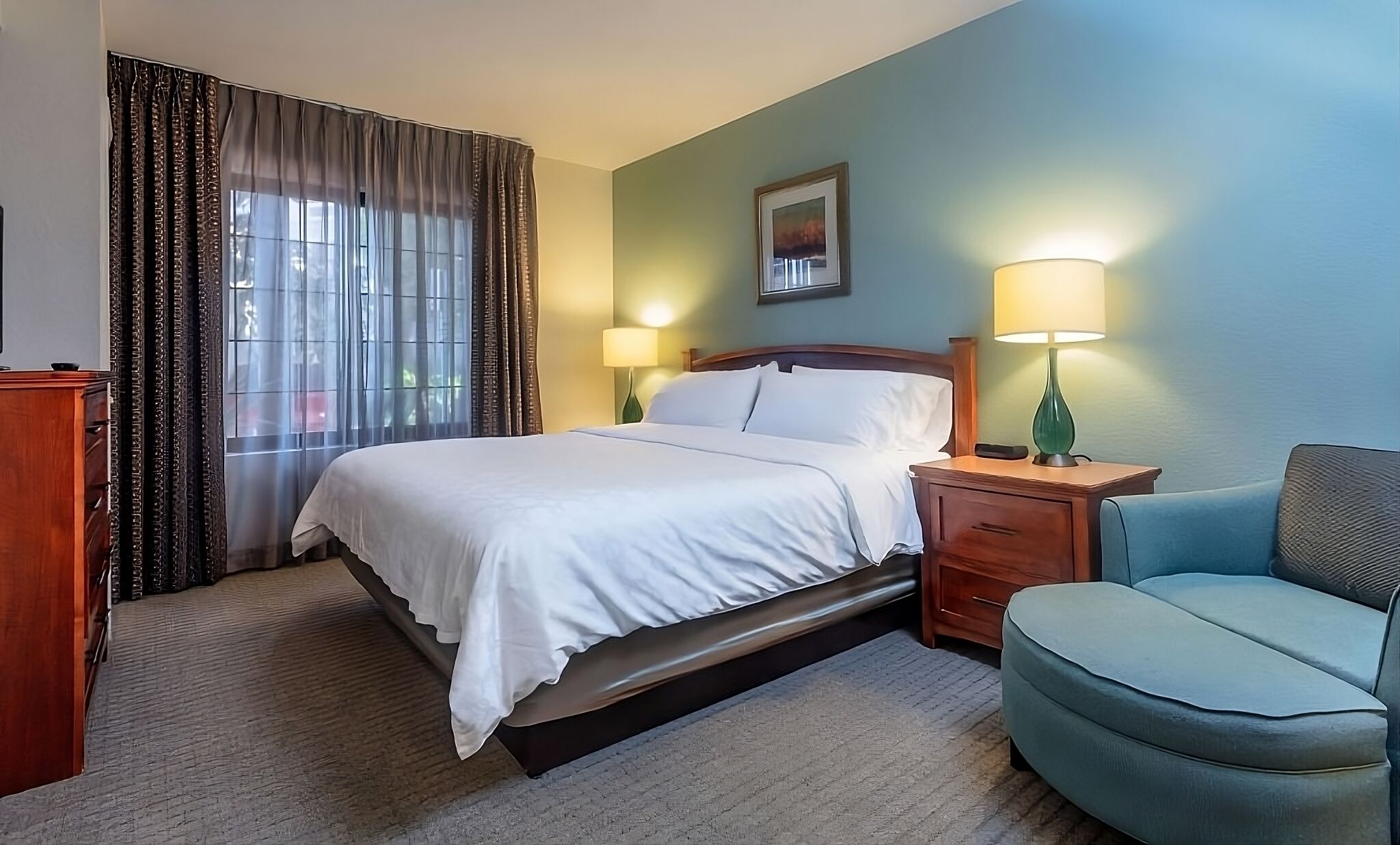 Disneyland Trip Near Coral Tree Park w/ Full Kitchens! Pets Allowed & Parking!