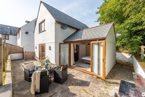 Robins Rest - Pets welcome - Free Parking - Back garden