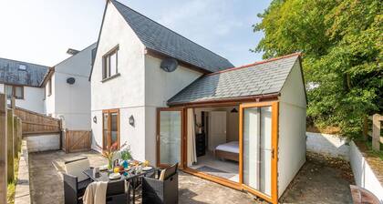 Robins Rest - Pets welcome - Free Parking - Back garden