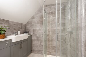 Bathtub, hair dryer - Robins Rest - Pets welcome - Free Parking - Back garden (Perranporth)