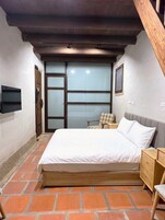 1 bedroom, hypo-allergenic bedding, individually furnished, desk