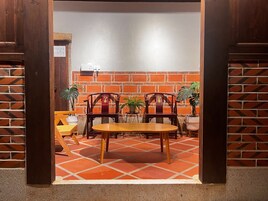 Signature Room, 1 Queen Bed, Patio, Garden View | Terrace/patio