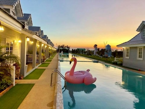 The Memory Luxury Resort