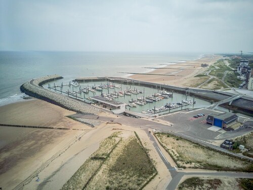 Apartment with garden directly at the beach