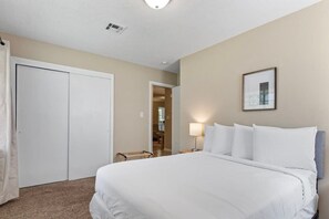4 bedrooms, desk, iron/ironing board, WiFi