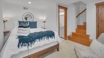 1 bedroom, desk, iron/ironing board, WiFi