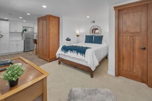 1 chambre, bureau, fer et planche à repasser, Wi-Fi