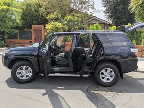 Property grounds - Pets Welcome - Rosy Beach Bungalow Front House w/ Amazing Patio-Dog Beach 3 Blocks! (San Diego)