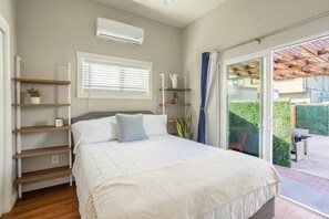 2 bedrooms, desk, iron/ironing board, travel cot