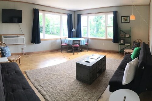 Vacation Rental: Ridge View Flat