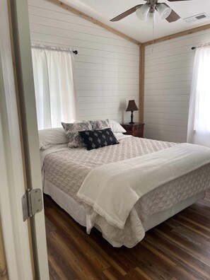 3 chambres, fer et planche à repasser, Wi-Fi, literie fournie