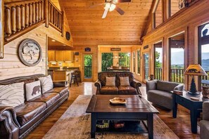 Fernseher, Kamin, Videospiele, DVD-Player