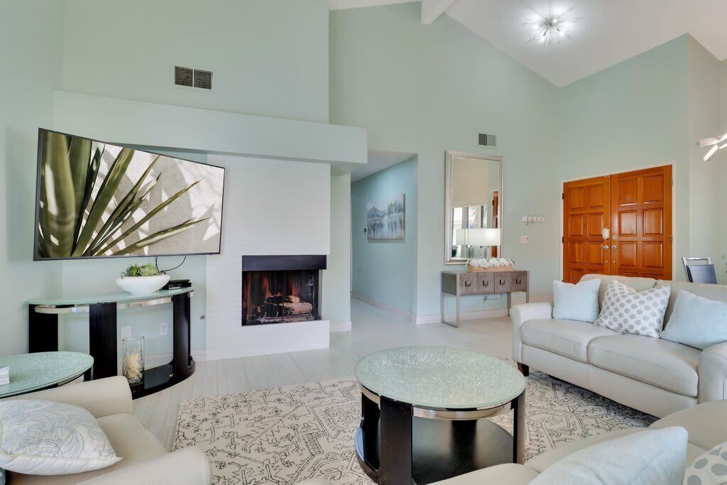 TV, fireplace, DVD player, offices