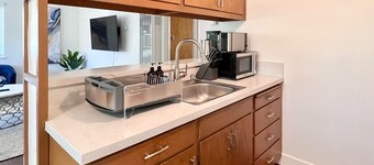 Cozy and quiet 2B/1b in Downtown 