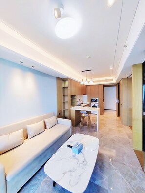 1 chambre, surmatelas, bureau