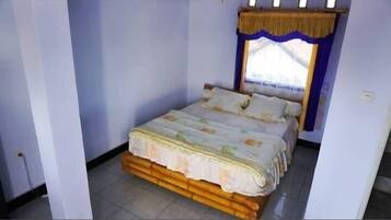 2 bedrooms, laptop workspace, free WiFi, bed sheets