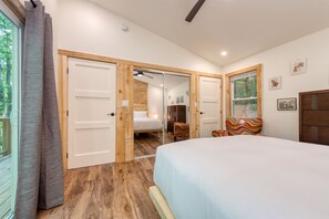 1 soverom, skrivebord, wi-fi (inkludert) og sengetøy