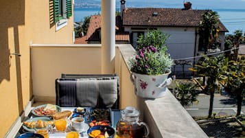 Superior Apartment | In-room dining
