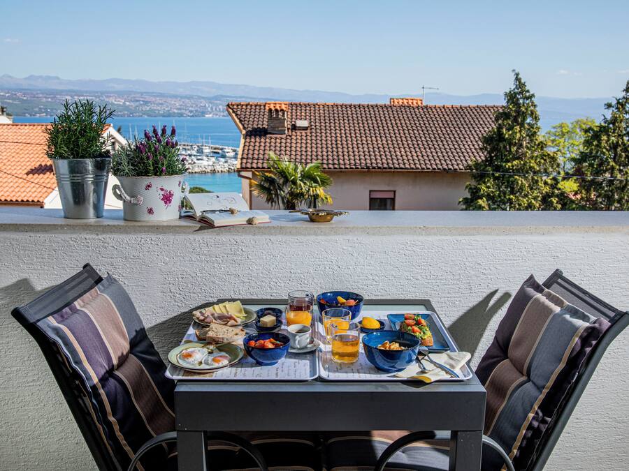 Luxury Apartment | Terrace/patio