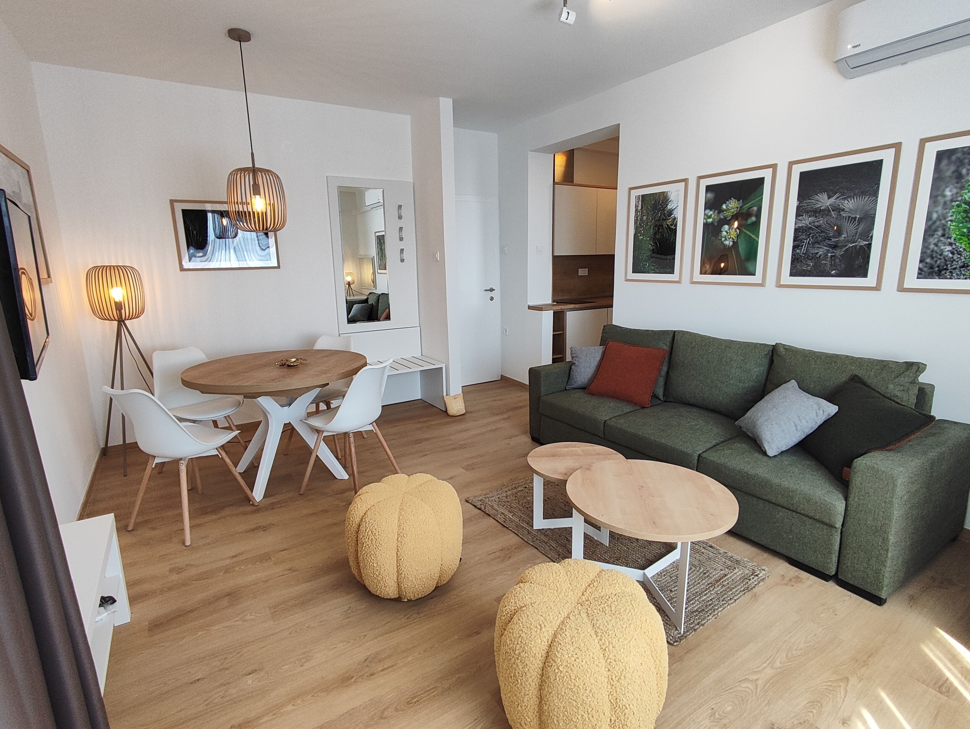 Panoramic Apartment | In-room dining