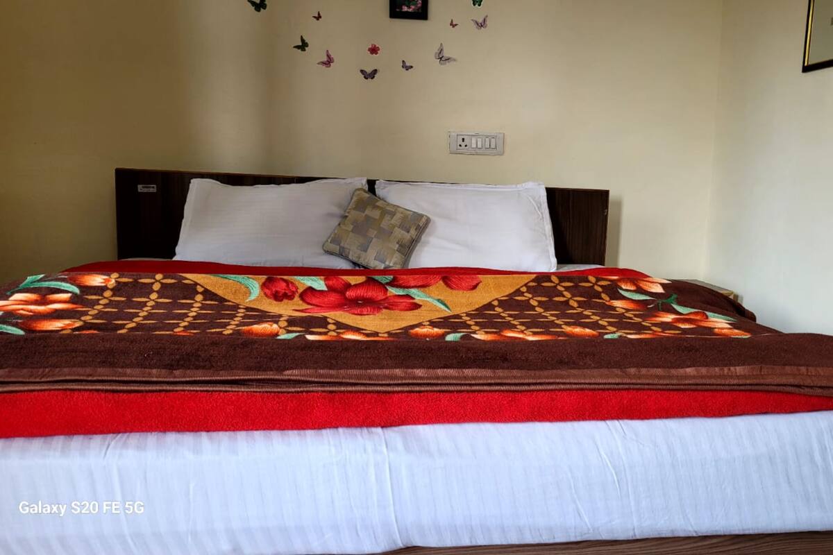 Family Room | 1 bedroom, free WiFi, bed sheets