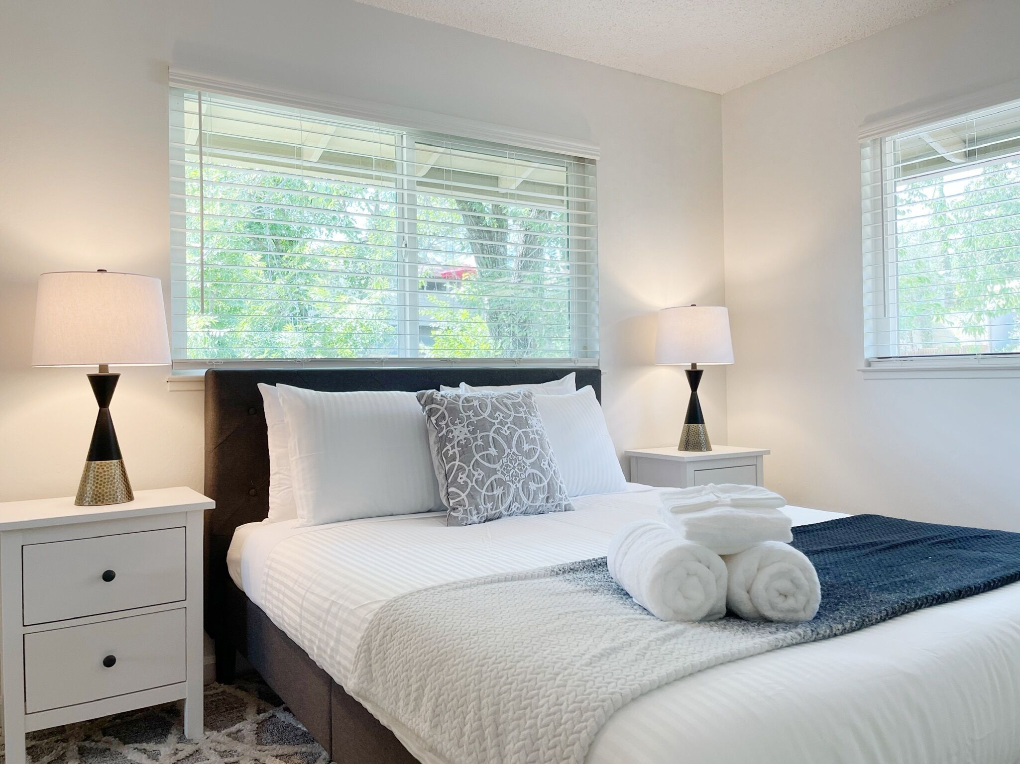 2 bedrooms, desk, iron/ironing board, travel cot