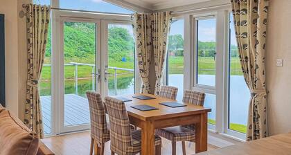 2 bedroom accommodation in Thorney, Nr Lincoln