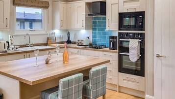 Fridge, oven, stovetop, toaster