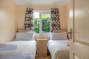 2 bedrooms, iron/ironing board